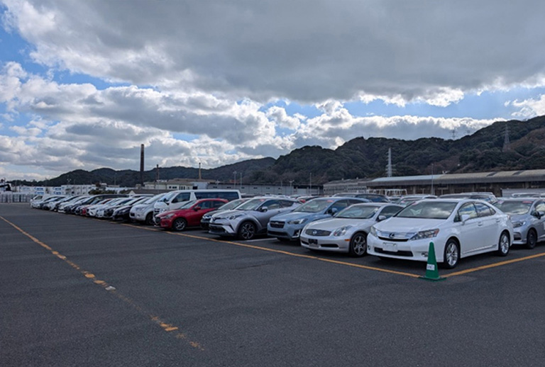 中古自動車荷役